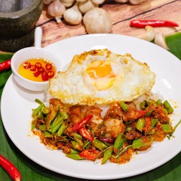 ข้าวราดผัดพริกแกง