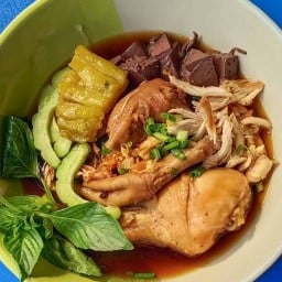 ครัวแม่วิไลตามสั่ง ข้าวขาหมูโอวัลติน ก๋วยเตี๋ยวหมูตุ๋น