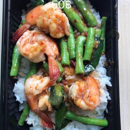 พริกแกงกุ้งราดข้าว