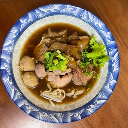 ก๋วยเตี๋ยวเนื้อ