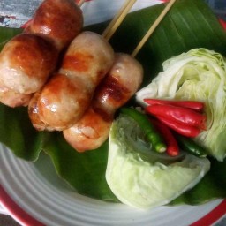 แหนม ใส้กรอก & สลัดโรล ร้านแก้วกาล