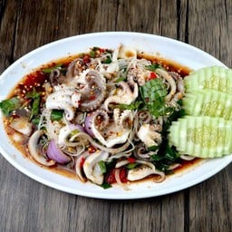 ก้อยข้าวปุ้นหมึกสาย