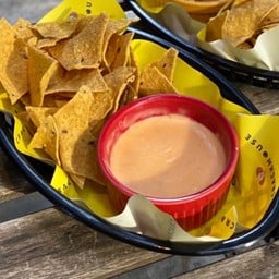 Nacho Cheese & Tortilla chips