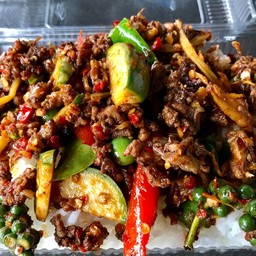 ผัดเผ็ดนกกระทาสับ