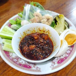 น้ำพริกนรกใส่หมูสามชั้น+ไข่เค็ม พร้อมผักสด