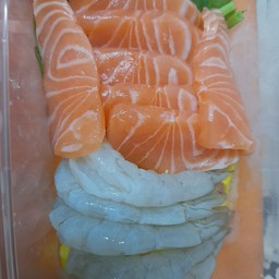 ยำแซลมอนกุ้งสดปลาร้า