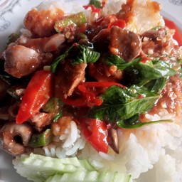 ผัดพริกแกงเคริื่องในไก่่(กับข้าว)