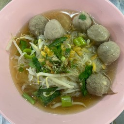 เส้นเล็กลูกชิ้นเนื้อล้วนน้ำใส