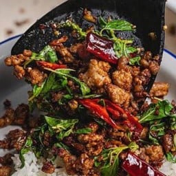 กระเพราพริกแห้ง (มียำ) byออย