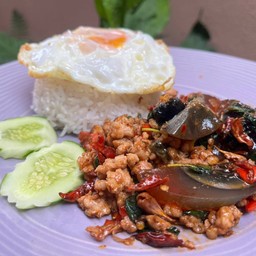 ครัวกะเพราโวยวาย ร้านเด็ดย่านป่าตัน