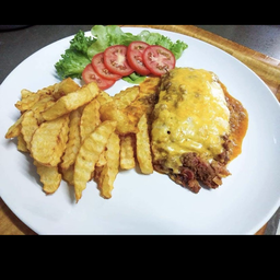 Lasagna and chips
