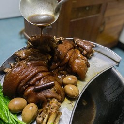 ข้าวขาหมูแม่แก้ว สุพรรณบุรี