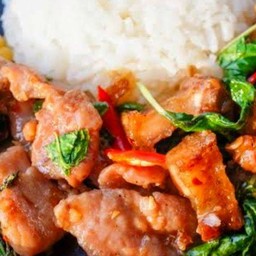 ข้าว หมูกะเพรา หมูชิ้น