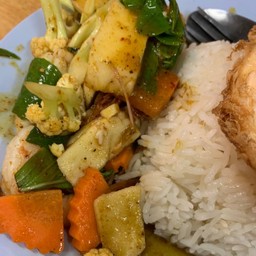 ข้าวราดพริกแกง