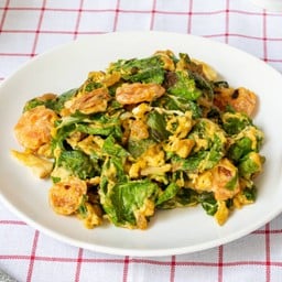 ยอดเหลียงผัดไข่