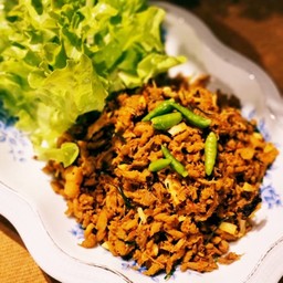 วีแกนข้าวราดคั่วกลิ้งเห็ด