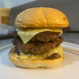 รับฟรี ชีสเมื่อสั่งเบอร์เกอร์ดับเบิ้ลเนื้อออสเตรเลีย