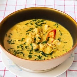 แกงคั่วเนื้อปูใบชะพลู