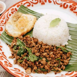 หมีมีกระเพรารถจัด ซุ๊ปเปอร์ตีนไก่ +ส้มตำแซ่บๆ หมีมีกระเพรารถจัด