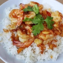ข้าวกุ้งกระเทียม