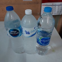 น้ำเปล่า 1.5 ลิตร