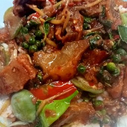 ผัดขี้เมาหมูกรอบ(กับข้าว)