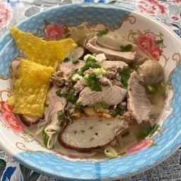 ก๋วยเตี๋ยว เจ๊กุ้ง โภชนา