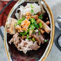 ก๋วยเตี๋ยวโค้งโรงเหล็ก X Touch 'n Taste