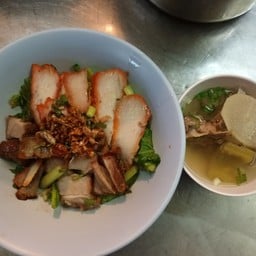 ชายสี่ บะหมี่เกี๊ยว ไทรม้า