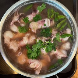 หมึกไข่ต้มบีบน้ำมะนาว