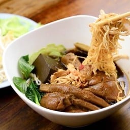 เฮียอ้วน เตี๋ยวไก่มะระ ข้าวมันไก่ ( Premium) ประชานิเวศน์