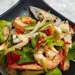 ยำรวมมิตรทะเล