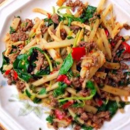 ข้าวกะเพราโครเเซ่บ