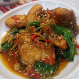 ปลากะพงผัดฉ่า