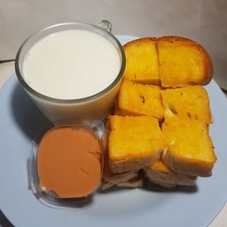 ปังปิ้ง เนย จิ้ม สังขยาลาวาชาไทย + ( นมสดร้อน )