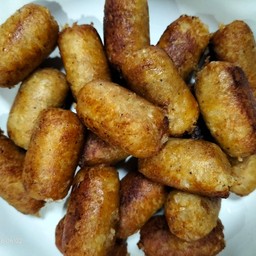 ไส้กรอกอีสานเจ 7 ชิ้น 60บาท