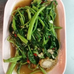 ผักบุ้งหมูกรอบ