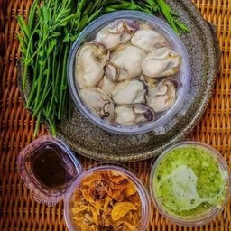 นางรมพร้อมเครื่องเคียงเล็ก