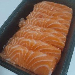 แซลมอนซาซิมิ 100 กรัม