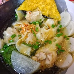 บะหมี่เกี๊ยวกะเตี๋ยวโฟ