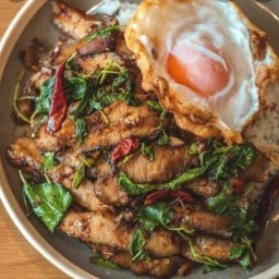 กินเพลินกะเพรา  ตามสั่ง