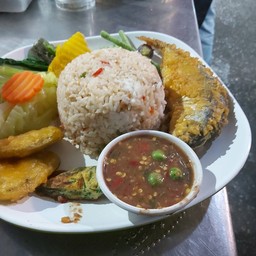 ข้าวคลุกน้ำพริกไข่เค็ม ปลาทู