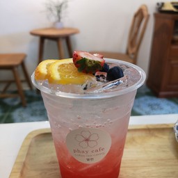 สตอเบอรี่โซดา