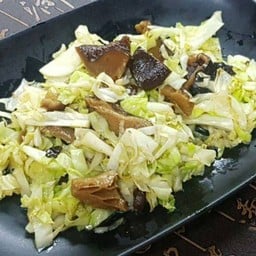 เห็ดหอมผัดกะหล่ำปลี Stir-fried Shiitake Mushroom with Cabbage