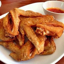ปีกไก่ทอดน้ำปลา