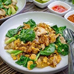 ผัดซี่อิ้วเส้นใหญ่หมู