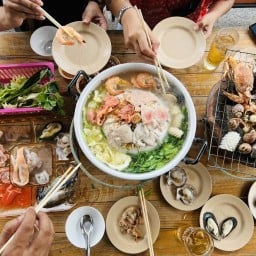 บ้านเพื่อน หมูกระทะชั่งกิโล ตลาดสังกะสี