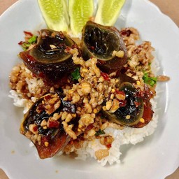 ข้าวผัดกระเพาไข่เยียวม้า