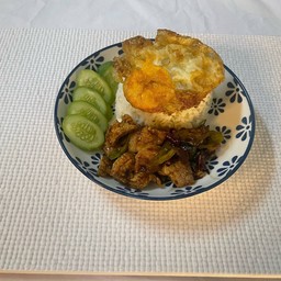 กระเพราหมูชิ้น