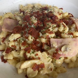 มักกะโรนี ซอสคาโบนาร่า